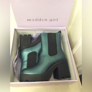 New Steve Madden Tippah lug Chelsea boot